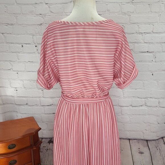 𝅺VINTAGE Unbranded Pink and White Stripe feels of a candy Striper - Picture 11 of 16